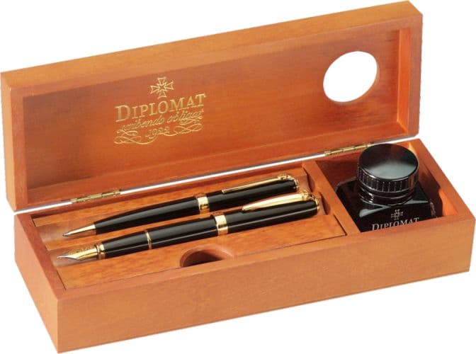 Cutie din lemn pentru instrumente de scris, calimara inclusa, DIPLOMAT - cherry wood