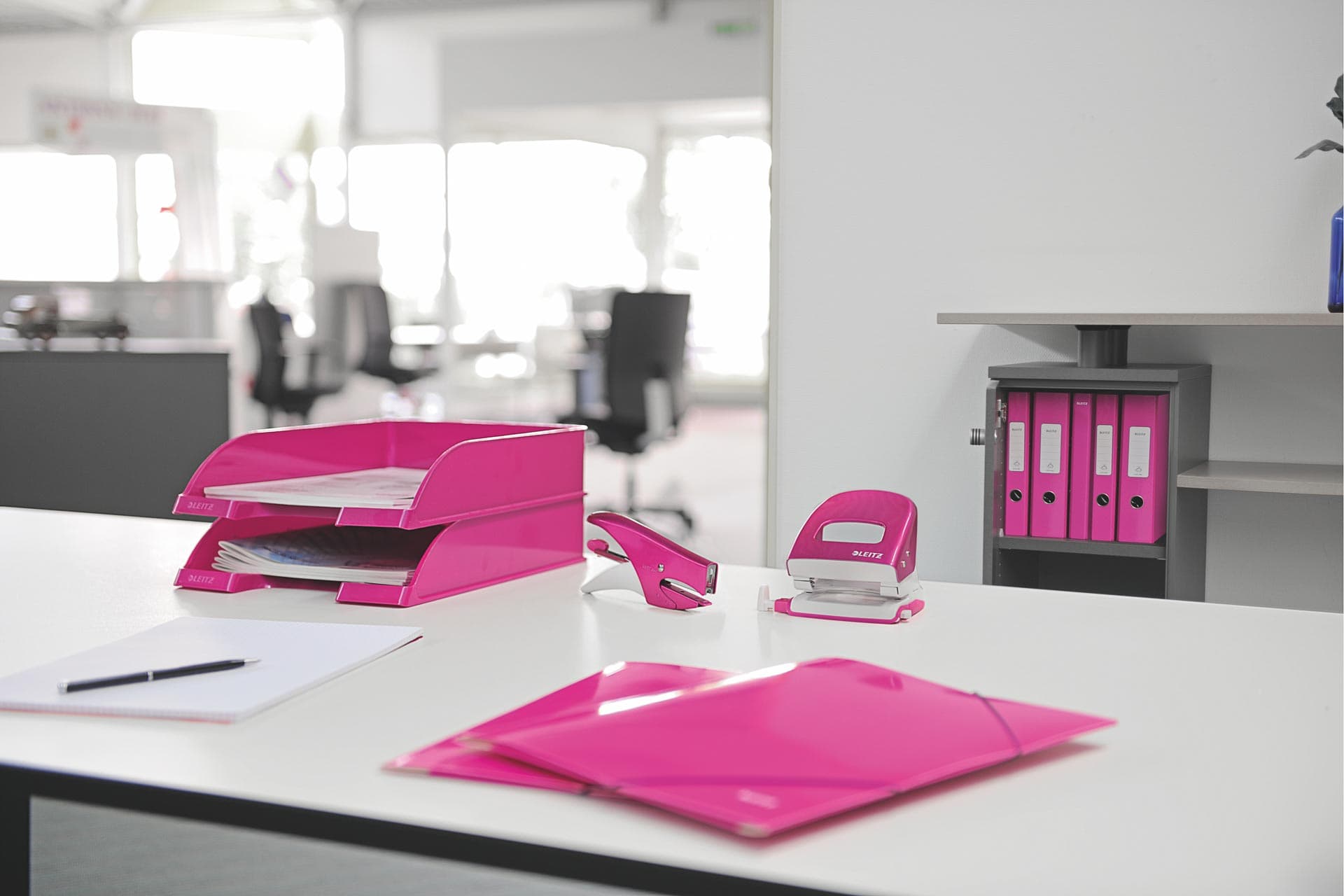 Biblioraft Leitz 180° WOW, carton laminat, partial reciclat, FSC, A4, 52 mm, roz